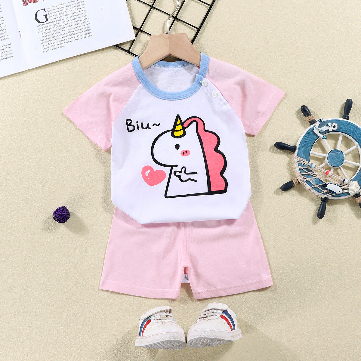 Animals Graphic T-Shirt and Shorts Outfit