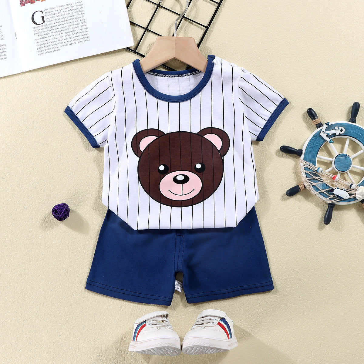Animals Graphic T-Shirt and Shorts Outfit
